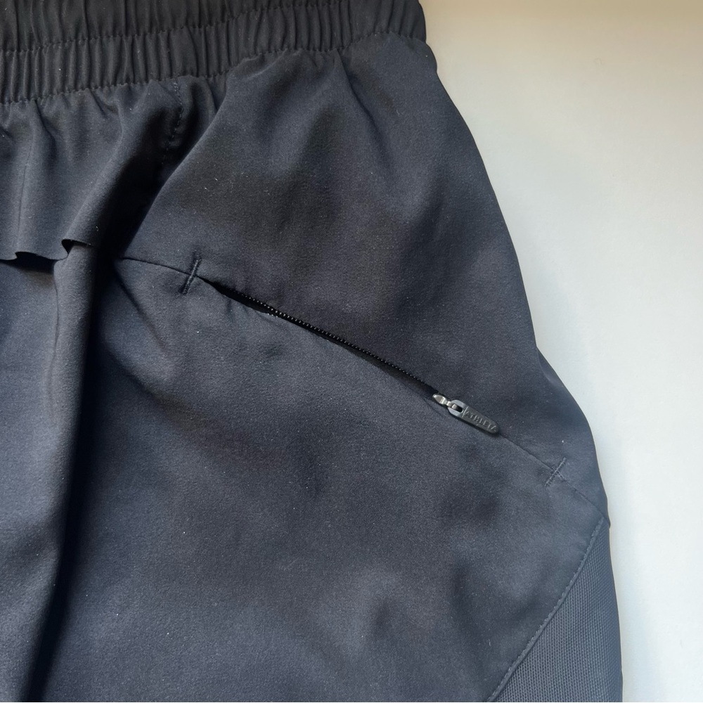ATHLETA MESH RACER RUN 4” SHORTS - Picture 11 of 12